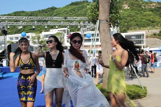 新时代学校携世界潜水小姐助阵深圳大鹏杯帆船赛