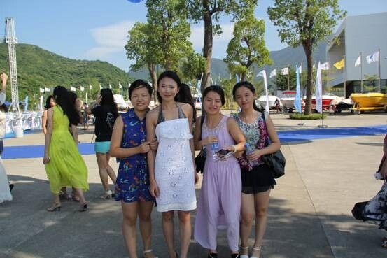 新时代学校携世界潜水小姐助阵深圳大鹏杯帆船赛