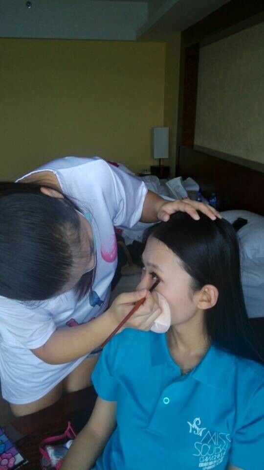 新时代学校携世界潜水小姐助阵深圳大鹏杯帆船赛