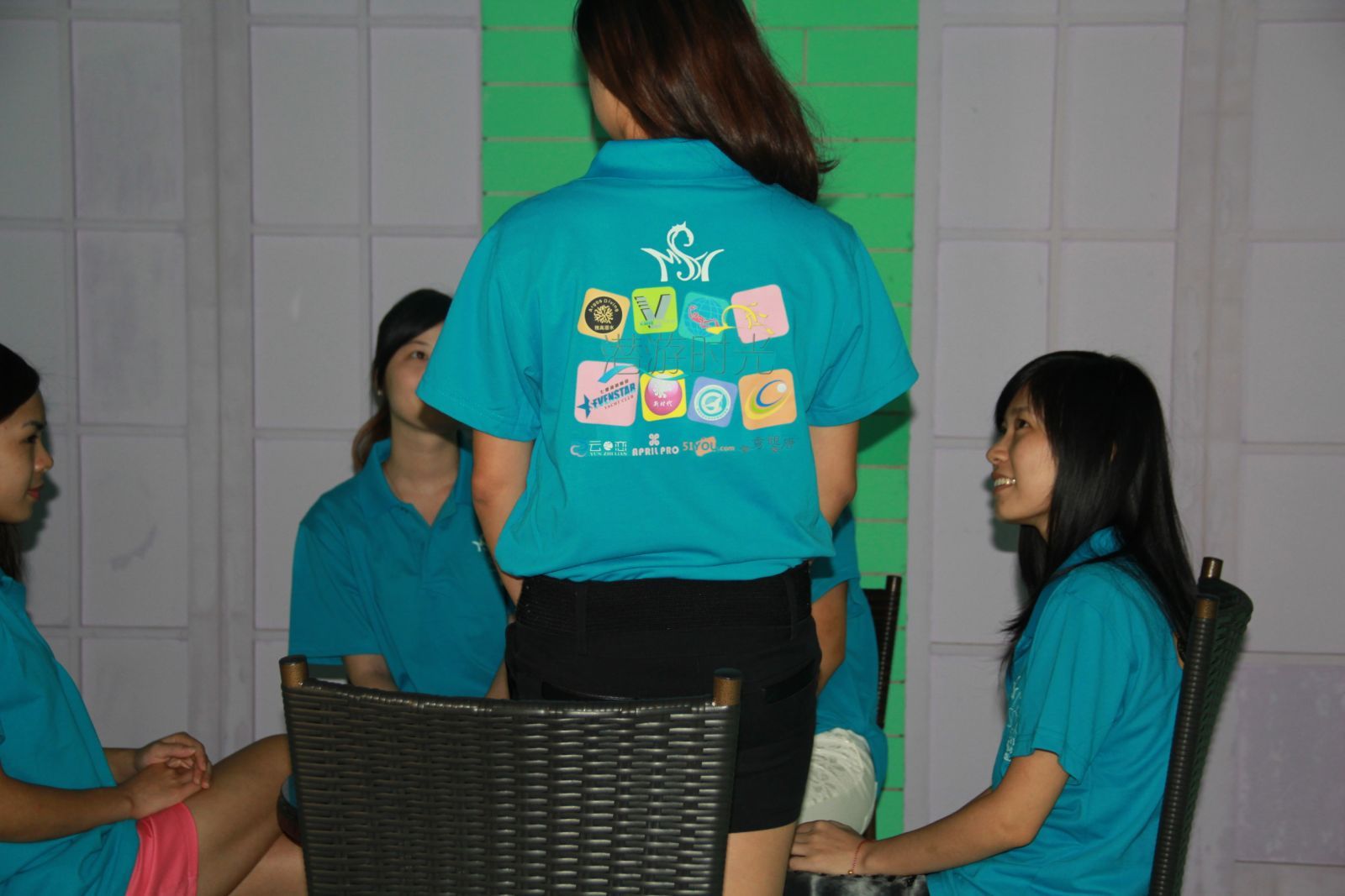 新时代学校携世界潜水小姐助阵深圳大鹏杯帆船赛