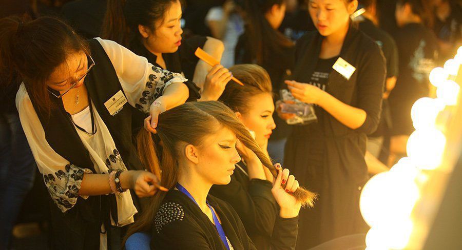 学美容美发化妆美甲要多少钱 学习要多长时间